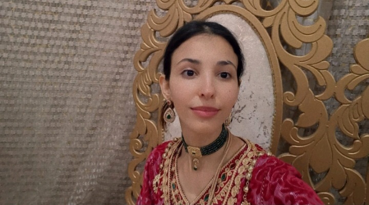 Julia Beauty_qeeZ9